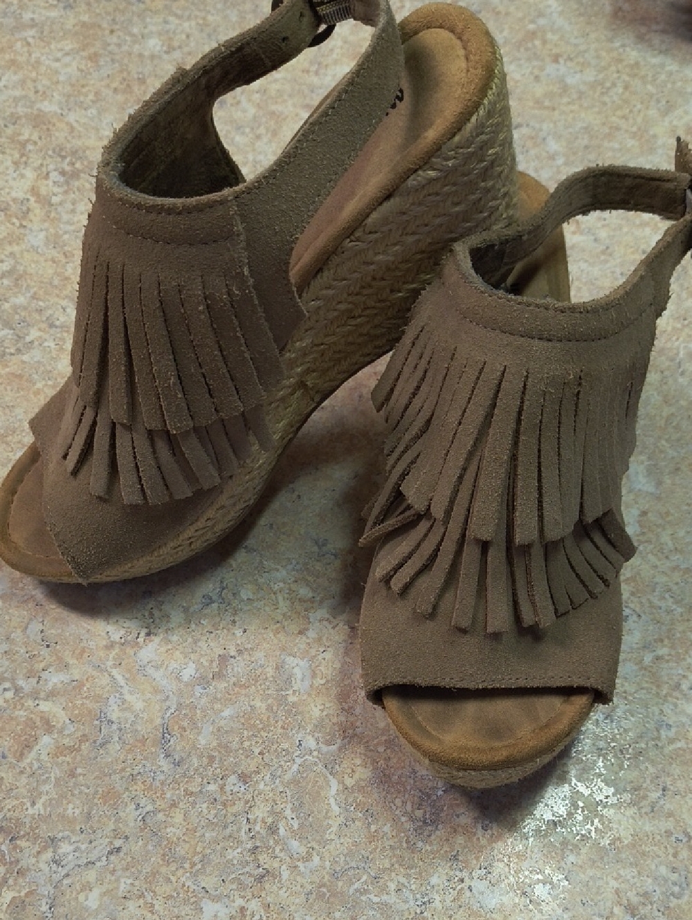 Minnetonka Fringe Espadrille Wedge Sandals - Brown Size 7 GUC.